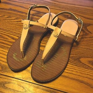 Circus blush sandals - size 8 1/2 - gently worn